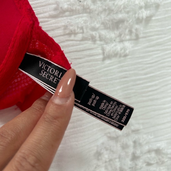 Victoria’s Secret Very Sexy Front Closure Push-Up Bra - Picture 4 of 5